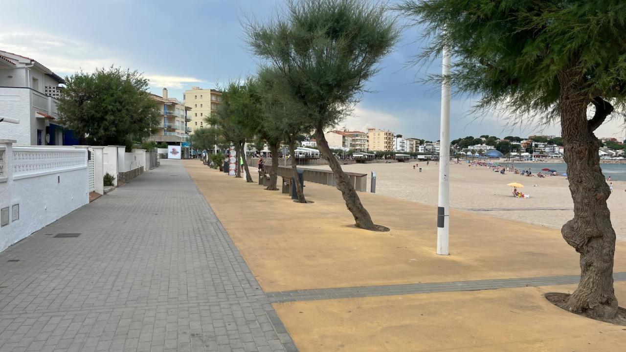 Apartamento En La Playa. Free Parking. Free Wifi L' Escala エクステリア 写真